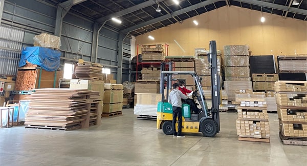 事業案内ページリンクボタン